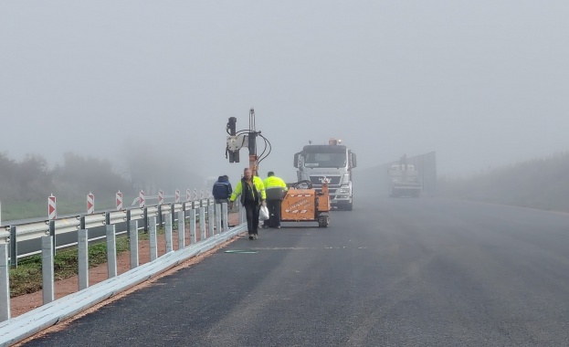Продължава ремонтът в платното за Бургас на 11 км от