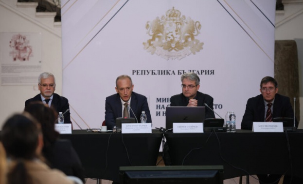 Доходите на младите висшисти се увеличават тройно за последните 10