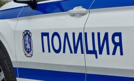 Задържани са четирима мъже и три жени за отвличане и грабеж на 26-годишна жена от Горна Оряховица