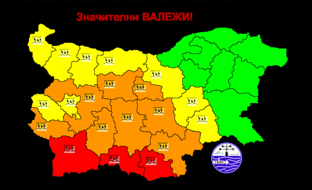 Червен и оранжев код за обилни валежи в 6 области