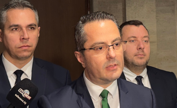 „Възраждане“: Натискът с протести трябва да продължи всеки ден