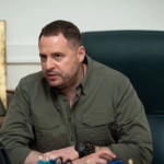 Началникът на кабинета на Зеленски подаде оставка