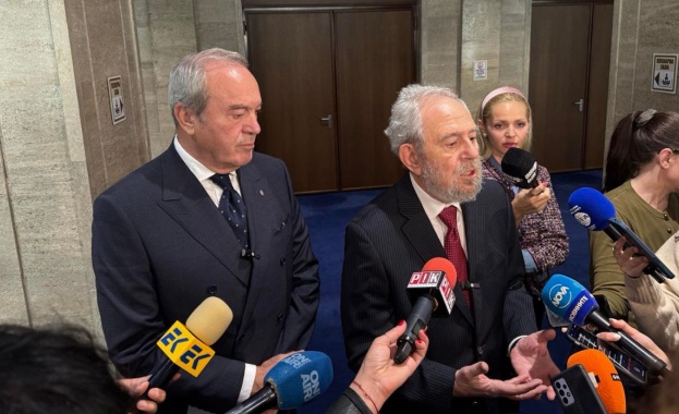 Частните пенсионни фондове се скриха от дебат за вредите от