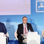    Министър Иван Иванов и председателят на регионалната комисия Николай Нанков поискаха ВиК операторите да не повишават цената на водата