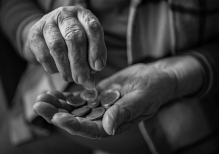 Изплащането на пенсиите и коледните добавки започва на 5 декември