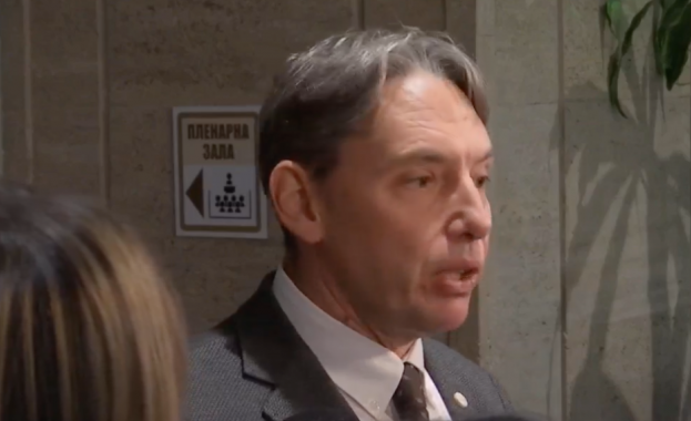 Пеевски и Трифонов решиха да се упражняват с манипулации по