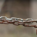 Трима лъжесвидетели и едно съмнително завещание: Нова имотна измама след фалшиви показания пред нотариус