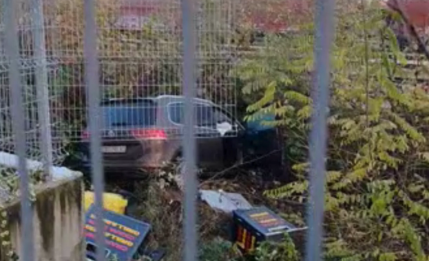 Двама са в болница след зрелищна катастрофа тази нощ във