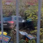 Кола се вряза в заведение във Враца - двама са в болница