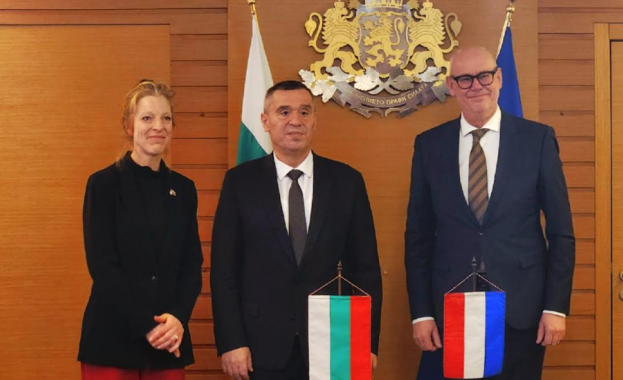 Министърът на земеделието и храните д р Георги Тахов и извънредният