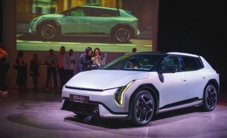 Kia България с премиера на изцяло електрическия модел EV4