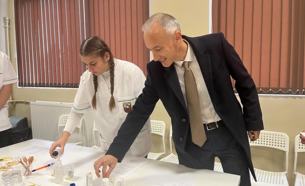 Ботевградската гимназия по техника и мениджмънт с изцяло обновена сграда, модерно общежитие и нов STEM център