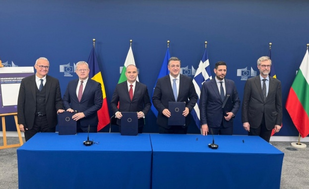 Три нови моста над Дунав включва подписаният план между България