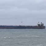 Вертолет "Пантер" достави храна на екипажа на танкера "Кайрос", блокиран край Ахтопол