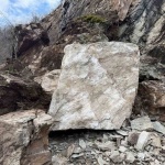 Проходът Троян-Кърнаре е затворен временно поради свличане на голямо количество земна и скална маса