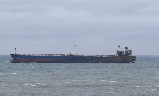 Успешно бяха доставени хранителни провизии и комуникационни средства на борда