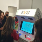 ЕVN България дари аркадна конзола с образователни игри на ОУ „Любен Каравелов“ Бургас