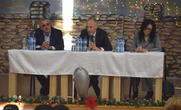 Министърът на образованието и науката Красимир Вълчев участва в работна