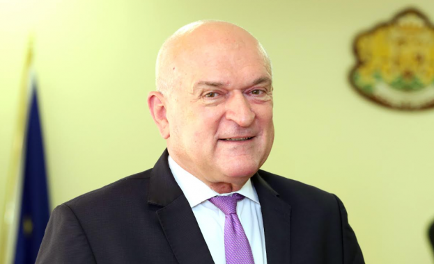 Сметната палата сезира кметове на пет общини че две политически