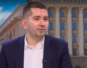 Слави Василев: Историческият момент за президента Радев настъпва