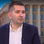 Слави Василев: Историческият момент за президента Радев настъпва