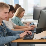 Над 22 000 ученици преминаха онлайн обучения за безопасно поведение в интернет