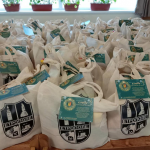 Община Етрополе започна кампания „Споделена и топла Коледа“ за хората от третата възраст