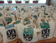 Община Етрополе започна кампания „Споделена и топла Коледа“ за хората от третата възраст