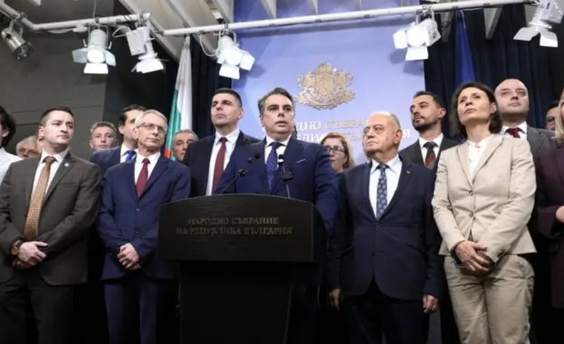 Тази оставка е първата стъпка към това България да стане