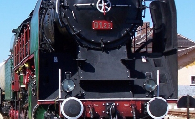 Днес и утре от София до Банкя ще пътува Коледен