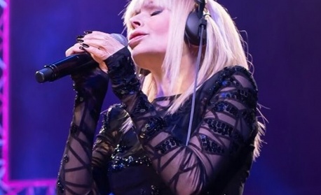 Лили Иванова ще пее пред храма „Св. Александър Невски“