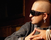 Дони представя новия си албум и книга "Крилата на принца" на Панаира на книгата