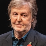 Вегетарианските бургери и наденички остават