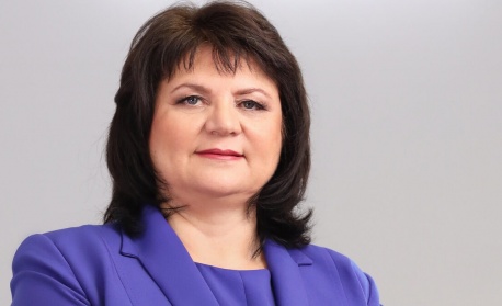 Евро в България от 1 януари: Красимира Райчева съветва – плащайте с карта за повече удобство