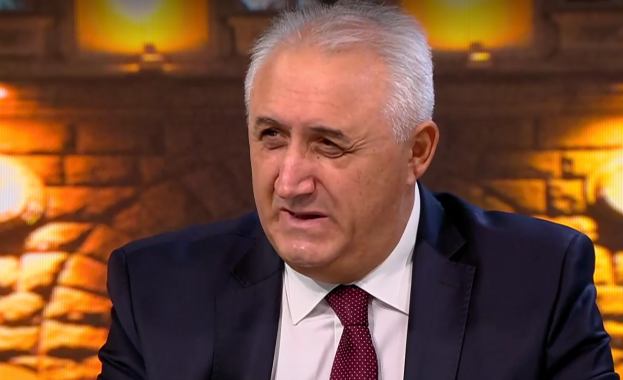 Протестиращите не бяха нито за едните нито за другите а