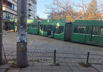Трамвай дерайлира в центъра на София
