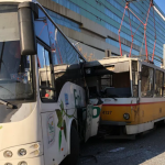 Катастрофа между автобус и трамвай в София