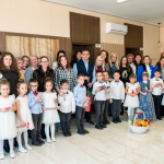 Децата от ДГ „Слънчице“ с трогателно послание към кмета на Община Етрополе