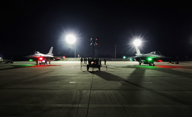 Министърът на отбраната Атанас Запрянов и началникът на отбраната адмирал