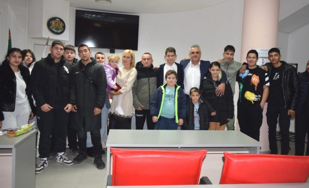 Община Марица оказа финансова подкрепа на 265 деца в неравностойно