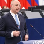 Станислав Стоянов поиска разговор с Урсула Фон дер Лайен: България трябва да отложи еврото