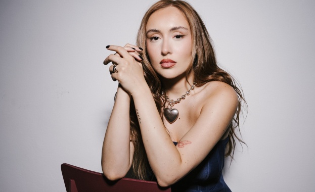 Песента Stunner написана в България по време на международния лагер