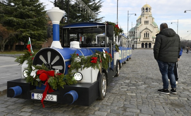 В столицата и днес като атракция ще се движат коледен