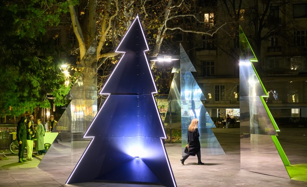 За втора година Yettel запали светлините на 5 метрова инсталация