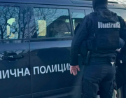 Разследват двама гранични полицаи за корупция