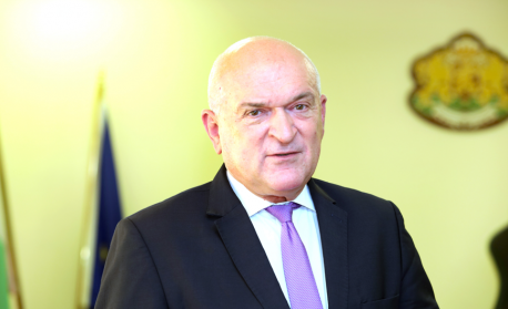 Десет процента съкращения в Сметната палата, нови условия за млади одитори