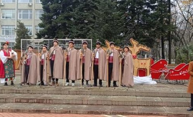 Коледарски благослов се проведе в Генерал Тошево На площад Бялата