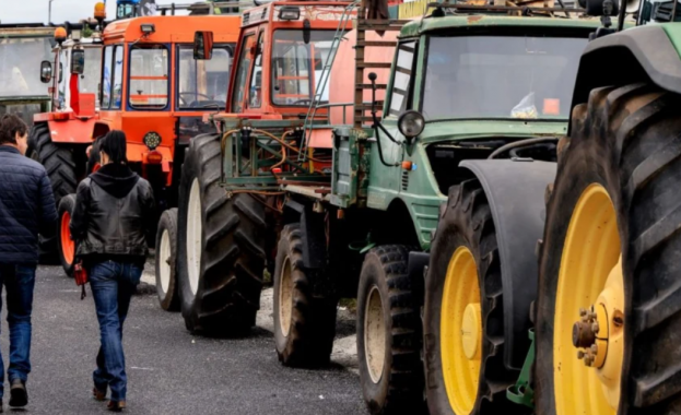 Фермерите в Гърция отвориха пътищата за движение Протестиращите земеделни в
