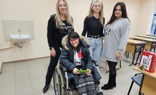 В периода 15 17 декември студентите от клуб Палитра към