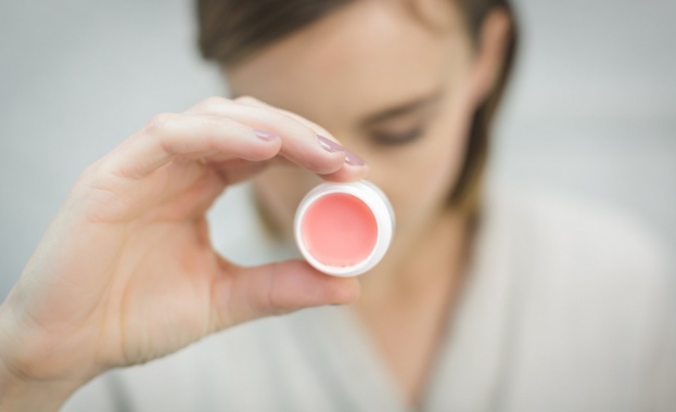 В съвременните тенденции в грима акцентът е върху естествеността и